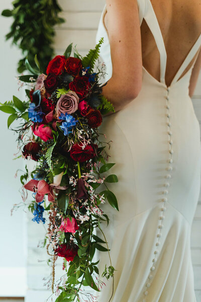 Vintage-Maryland-wedding-florist-Sweet-Blossoms-cascade-bridal-bouquet-Stephanie-Dee-Photography