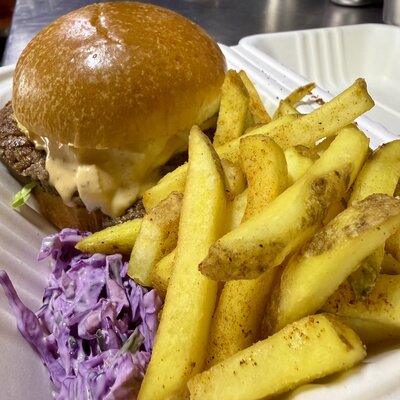 Smashing-it-burgers-halloumi-fries with Mayo