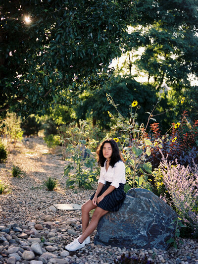 Niwor High School senior photo session with flowers