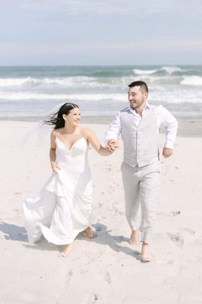 newlyweds-on-the-beach-deauville-inn