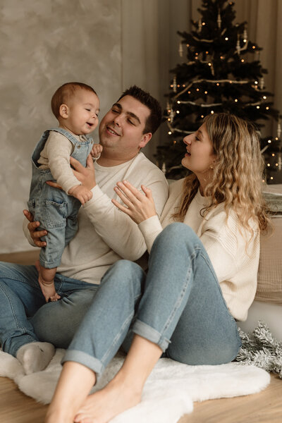 newborn fotograaf - gezinsfotograaf - zwangerschapsfotografie - videograaf - Sint-Niklaas - Pictures by Jess - Mama en baby shoot - videograaf - baby shoot - Kerstshoot 