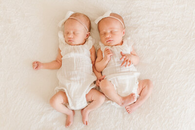 boston-twin-newborn-lifestyle-photographer-photo-45