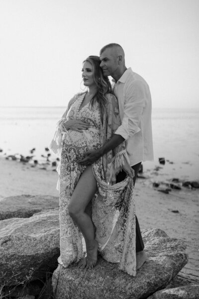 Romantic Beach Maternity Photoshoot