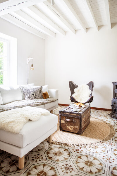 Sfeervolle woonkamer gîte Bourgogne