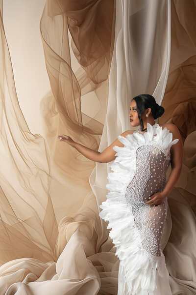 Learn expert photography tips for capturing the pregnancy glow in Norcross for radiant maternity portraits.