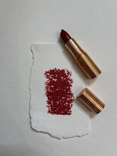 charlotte tilbury lipstick swatch, aesthetic makeup photos, aesthetic product photography