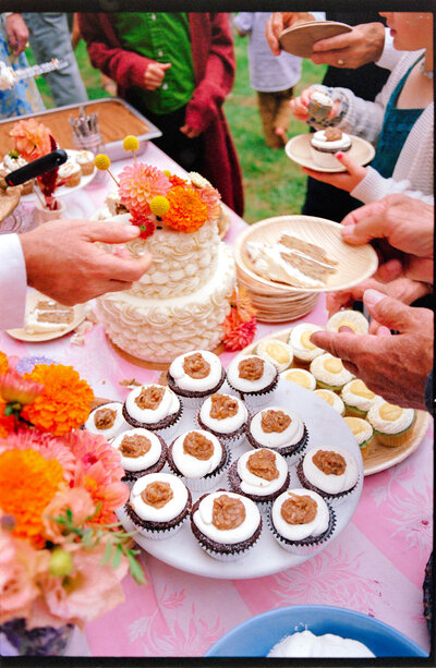 Wedding photo film candid documentary portland oregon seattle california cake