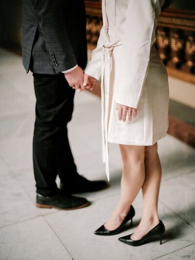 Indianapolis-State-House-Capitol-Building-Engagement-Photos-_0010
