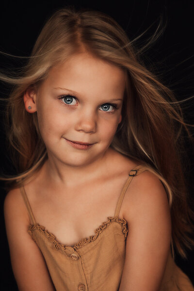 Portretfoto met warme belichting gemaakt in Spijkenisse