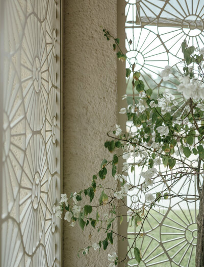 white flower detail with design at Paradisus Playa del Carmen, Mexico destination wedding