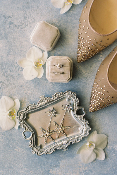 Four Seasons Micro Wedding on Oahu by Amanda Hartfield-4