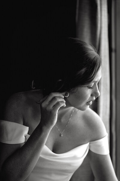 bride getting ready by denver weddng photographer - kelsey jean photography