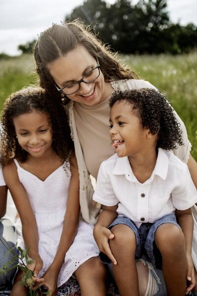 mom and kids in the sunshine in Plano texas