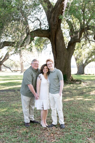 Woodlawn Plantation family senior session taken by family photographers savannah ga
