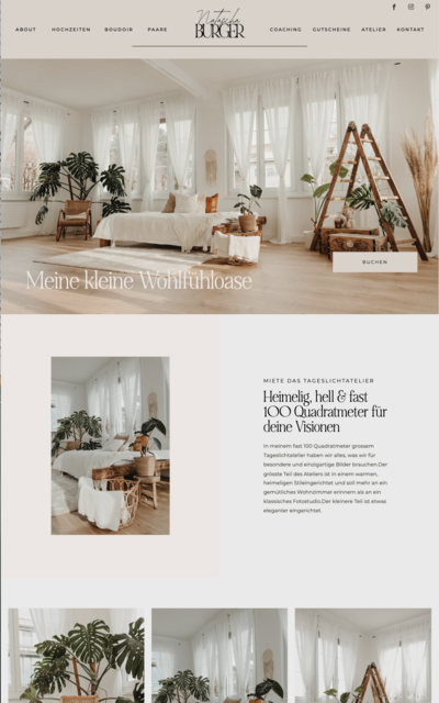 Professionelle Website für Familiencoaching, gezeigt auf einem Tablet.