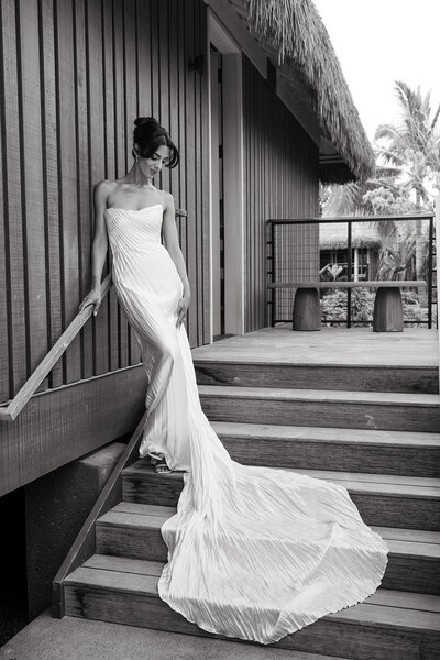 Oahu wedding photographer capturing a bride and groom at sunset