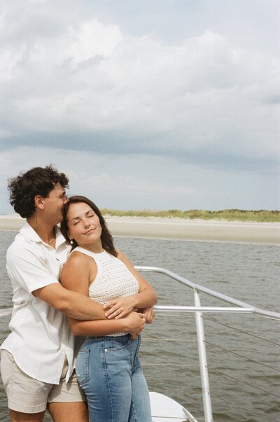 Alabama Wedding Photography that focuses on documentary and editorial photographs while staying true to color.