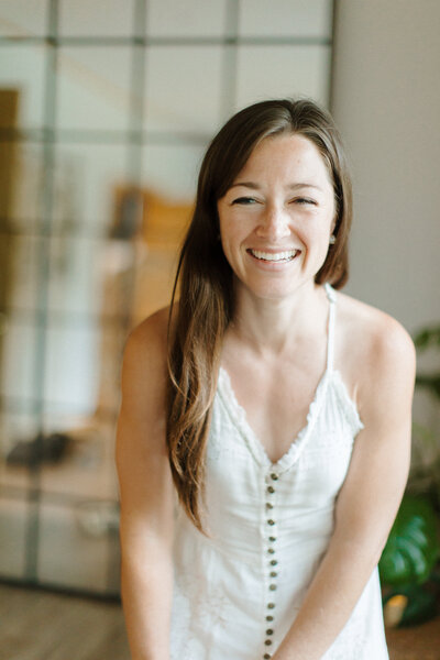 Headshot of Tori Palmer, trauma-informed therapist at Alyn Wellness Studio