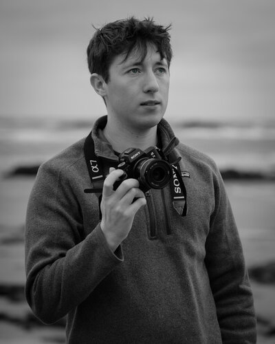 Elliot Govier, a relaxed wedding photographer in the UK
