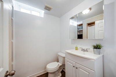 78 Cherry Blossom bsmt bath