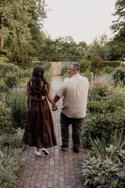 family photoshoot at cross estate gardens nj