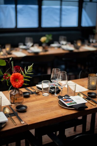 minimalist summer wedding at entrepot dominion montreal