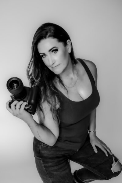 photographer-behind-the-camera