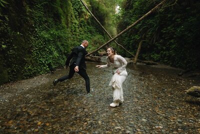 bride and groom in redwoods fern canyon