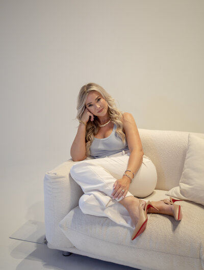 woman smiline