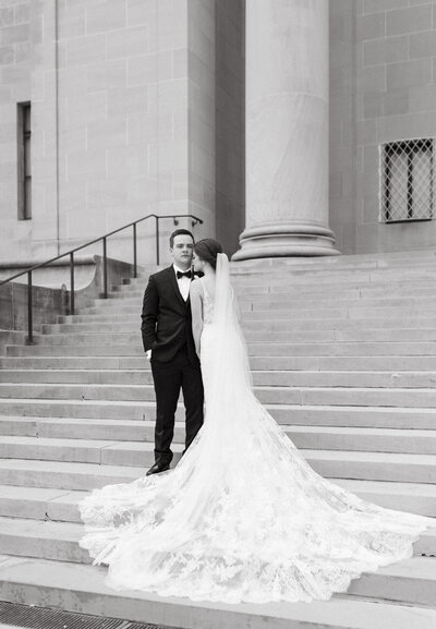 couples wedding on the steps of the Nelson Atkins Museum