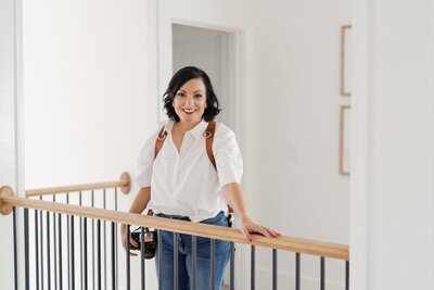 Erin Fox Photography taking a photo of Dolly DeLong Photographys Family