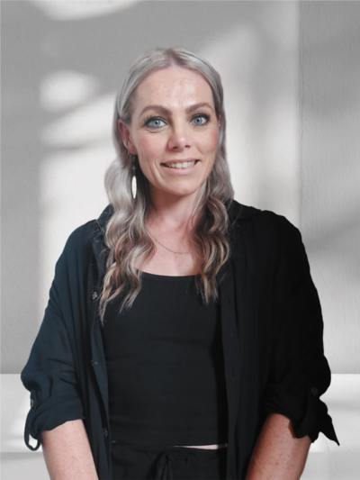 hair and makeup artist at Beauty Tribe