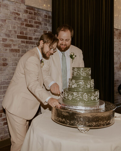 CT weddings, new england wedding, LGBTQ photographer, queer weddings, queer alaska, Pond House cafe, Hartford CT wedding