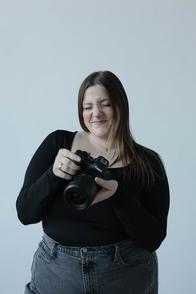 Headshot of a Minnesota wedding photographer specializing in intimate weddings and elopements in the twin cities, Minnesota, and greater midwest