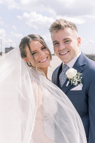 Detroit Michigan wedding couple posing