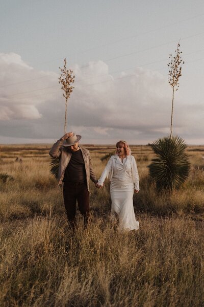 couple eloping in Texas