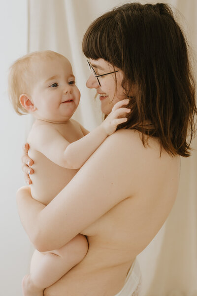 intimate motherhood shoot Sint-niklaas - Pictures by Jess
