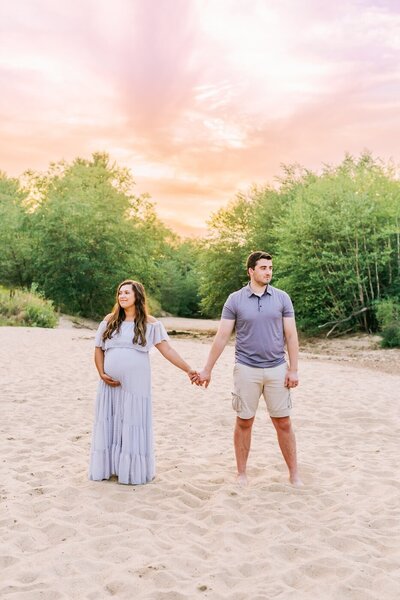 eau claire maternity photo session outdoors