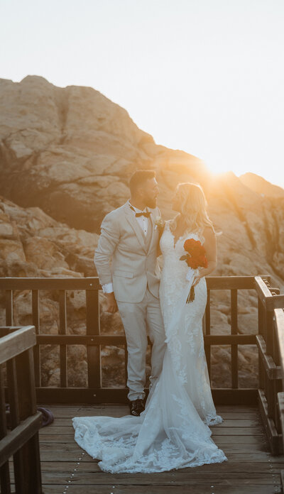 perth outdoor wedding photo of couple