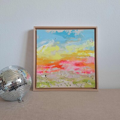 Acryl Kunstwerk Sunrise Glitter im Schattenfugenrahmen aus Linde. Ein Statement für positive Energie, Optimismus und Neuanfang.