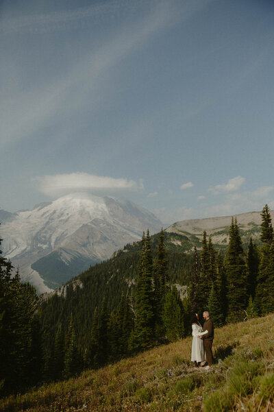 cheyenne monteiro photography sunrise mt rainier couples session washington-6113-2
