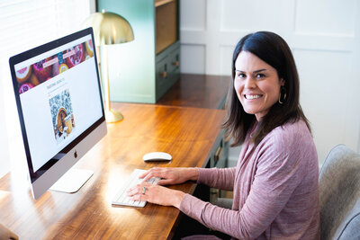 Jess working on her health and wellness blog