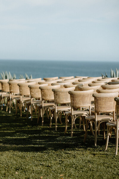 White and Green Wedding Table