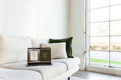 Mockup of laptop on couh