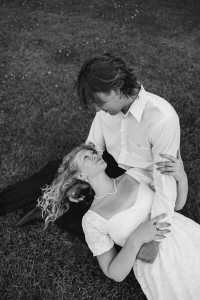 couple posing on lawn at berry college atlanta