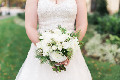 Glenview-Mansion-MD-wedding-florist-Sweet-Blossoms-winter-bridal-bouquet-Joy-Michelle-Photography