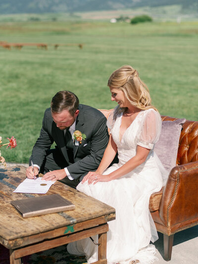 Emily&amp;Justin_TroyMeiklePhoto_582
