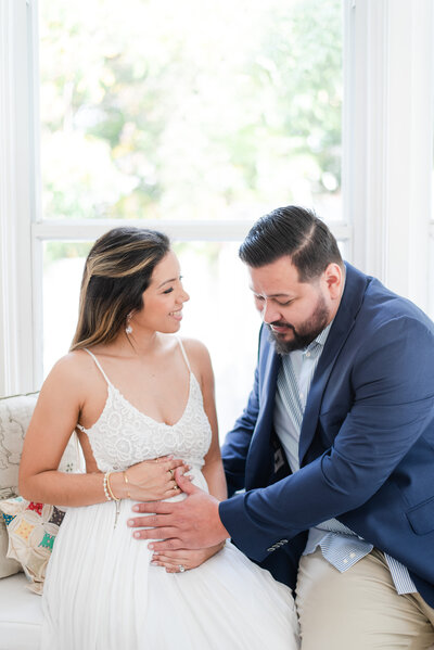 mom and dad in natural light cottage by miami maternity photographer msp photography David and Meivys Suarez
