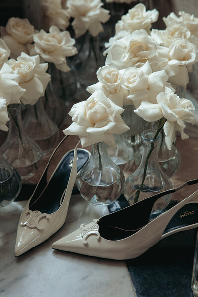 columbus ohio wedding photographers detail shot of shoes on wedding day