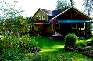 The front of the River House B&B in Washington State